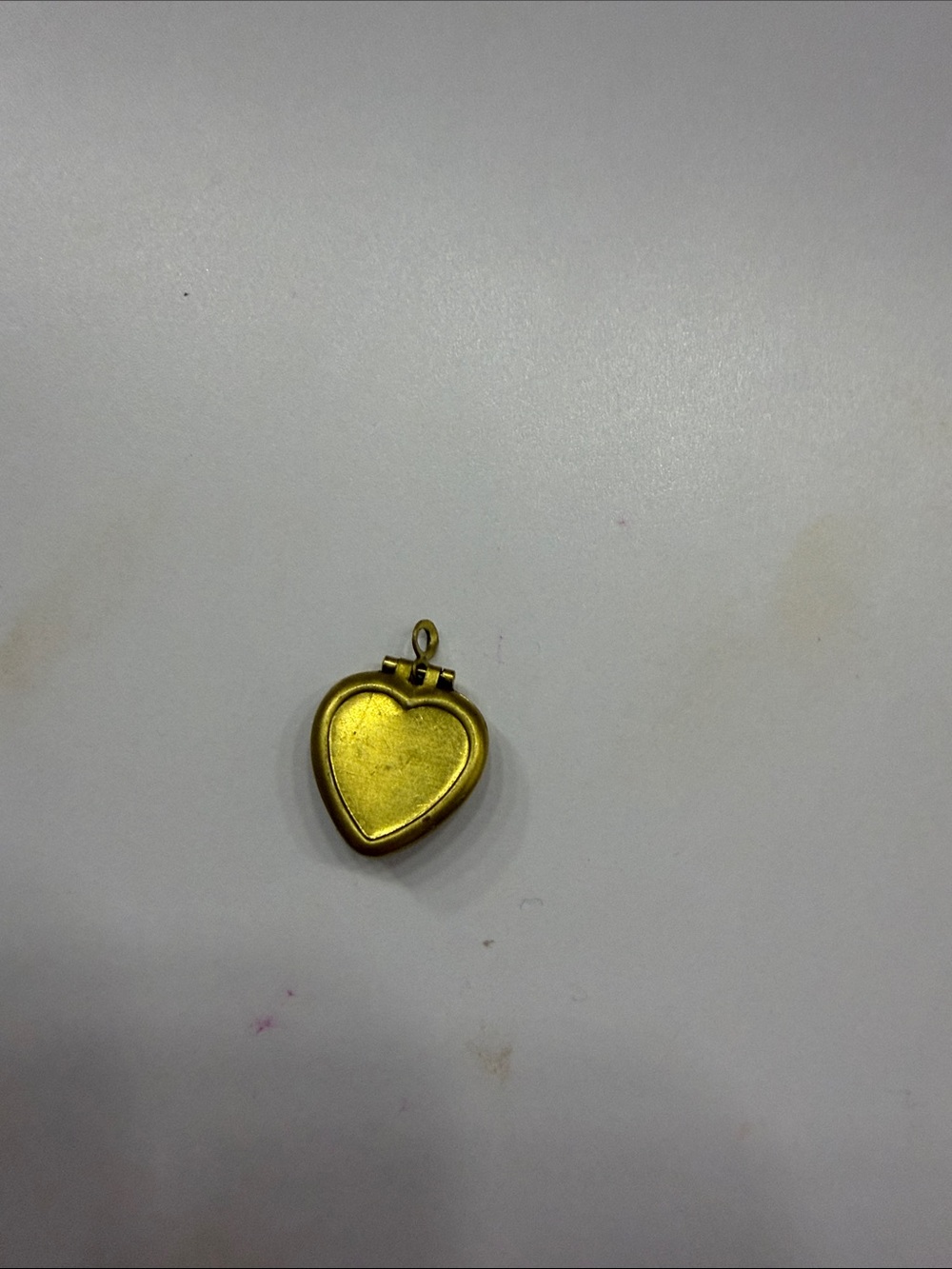 VINTAGE Gold Heart Locket Pendant - Classic Women's Jewelry